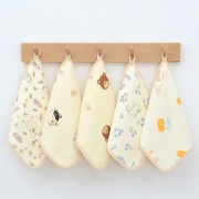 JESMARY - “CHIẾC KHĂN NHỎ” CHO TÌNH YÊU TO LỚN